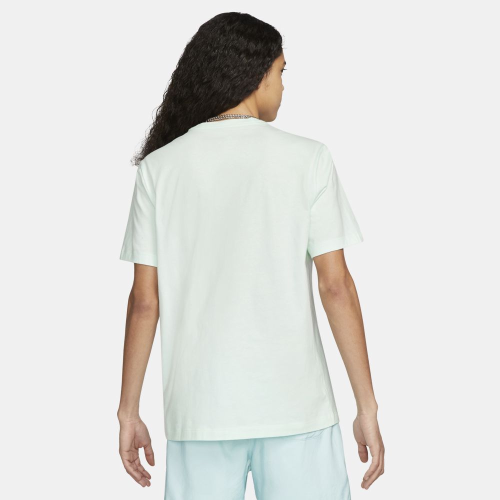 FootkornerT-shirt Nike Sportswear Club - Vert PÃ¢le