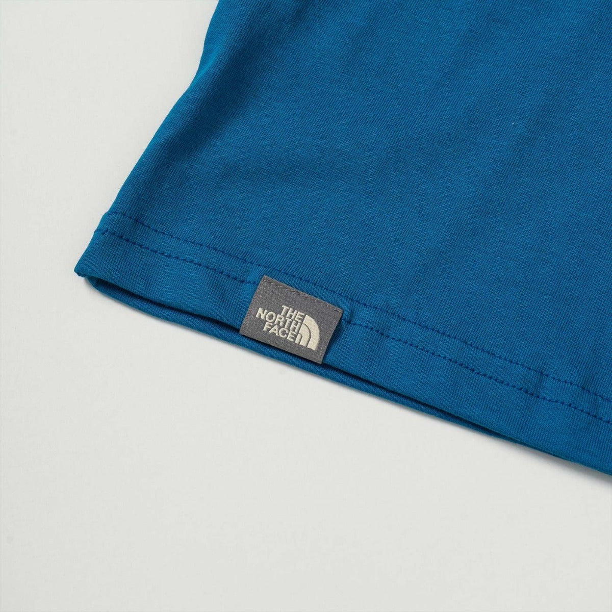 FootkornerCamiseta The North Face Easy - Azul/Blanco