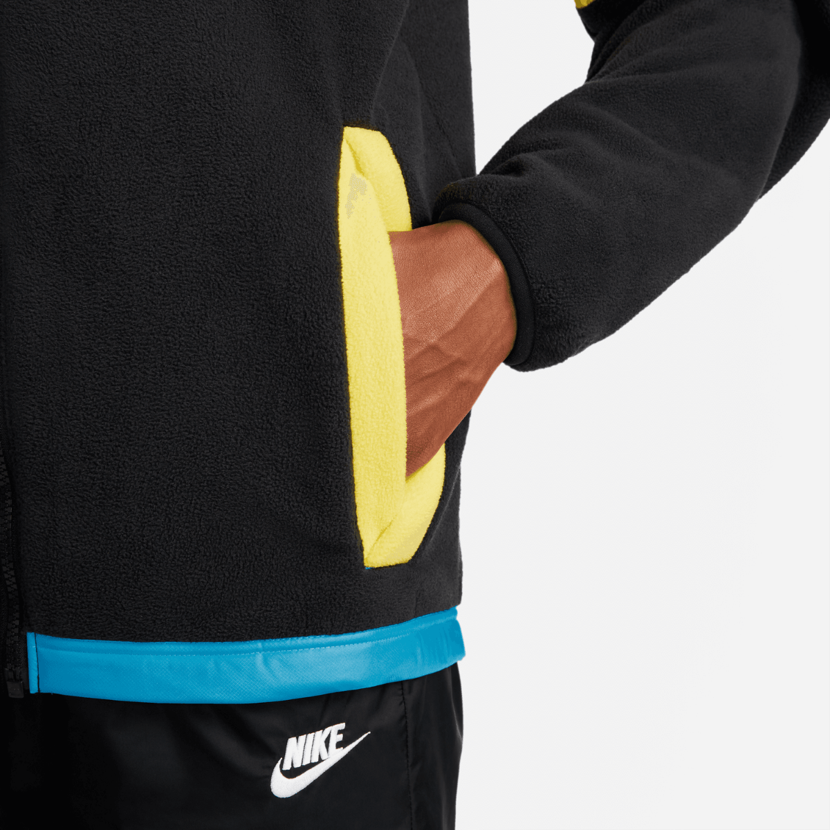 FootkornerInter Milan Hooded Jacket 2022/2023 - Black/Yellow/Blue