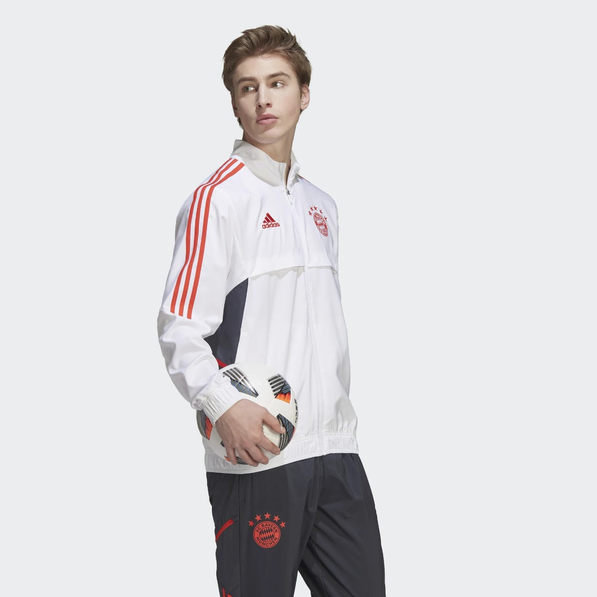 FootkornerBayern München Trainingsjacke 2022/2023 – Weiß/Rot/Schwarz