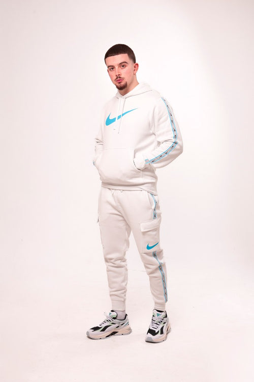 Nike Sportswear Repeat Hoodie – Weiß/Blau/Grau - Footkorner